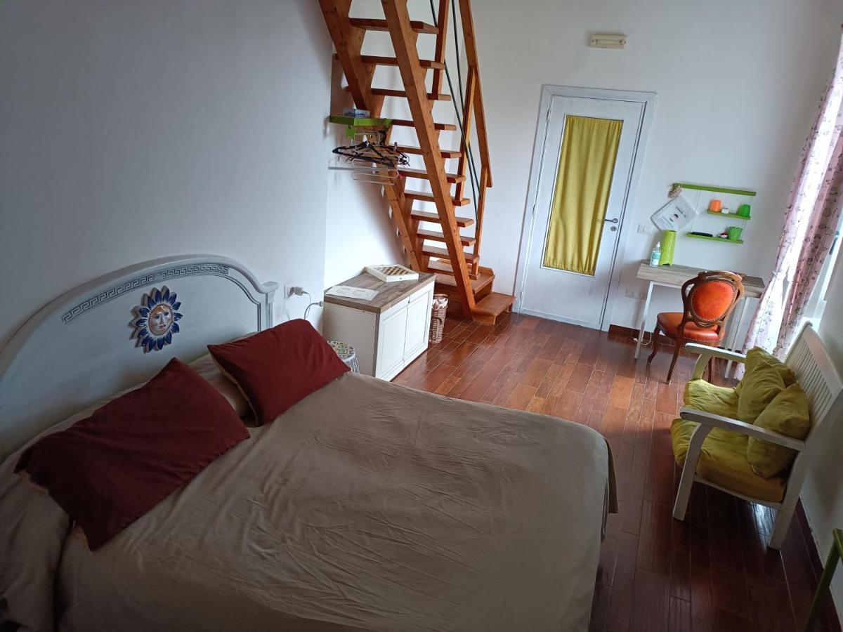 B&B Pompeilog Torre Annunziata Værelse billede